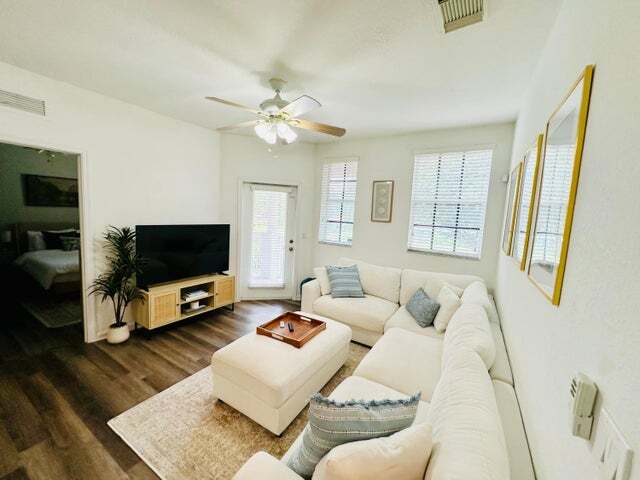 Building Photo - 4802 W Bexley Park Dr