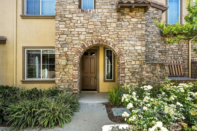 Foto del edificio - GORGEOUS 4+3 in Copperhill Area