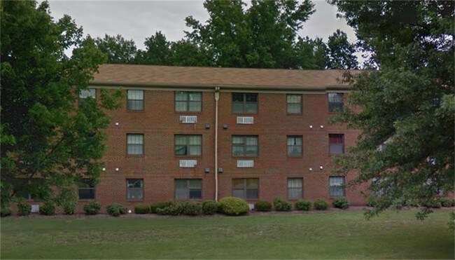 Foto del edificio - 511 Fuller Rd