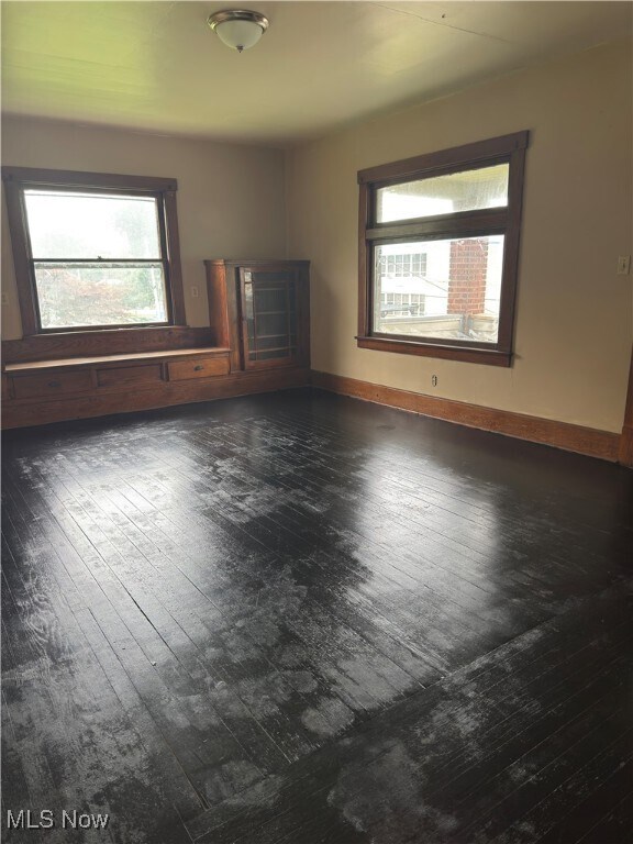 Foto del edificio - 133 E Ravenwood Ave