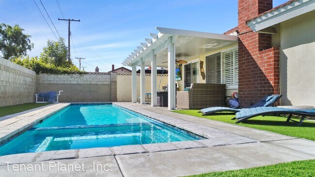 Foto del edificio - 3 br, 2 bath House - 820 Cedarwood