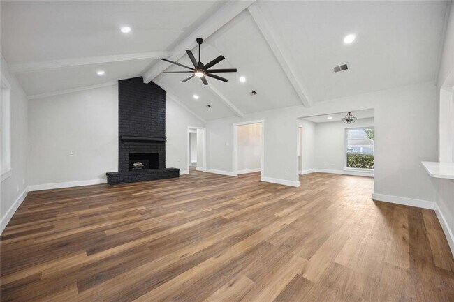 Foto del edificio - 7907 12 Fairway Ln