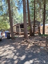 Building Photo - 14820 Glenwood Dr