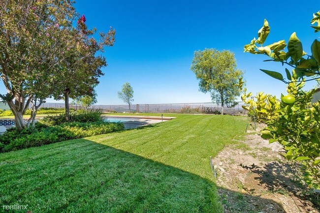 Building Photo - 3 br, 2 bath House - 4008 Corte Cancion