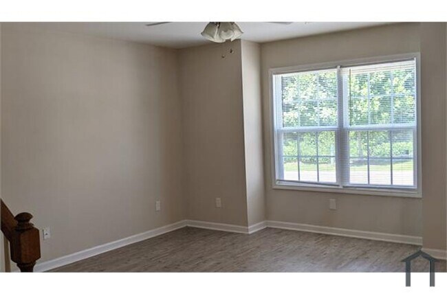 Foto del edificio - 5229 Woodbrier St