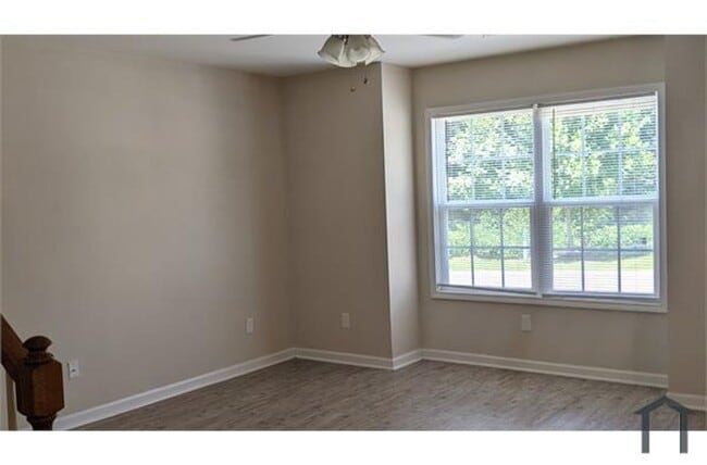 Building Photo - 5229 Woodbrier St