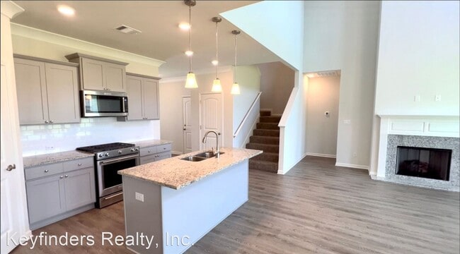 Building Photo - 4 br, 3 bath House - 4506 Malbec Ave.