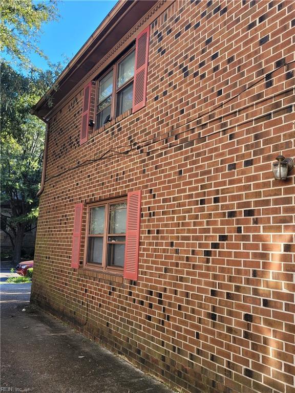 Building Photo - 811 Maury Ave