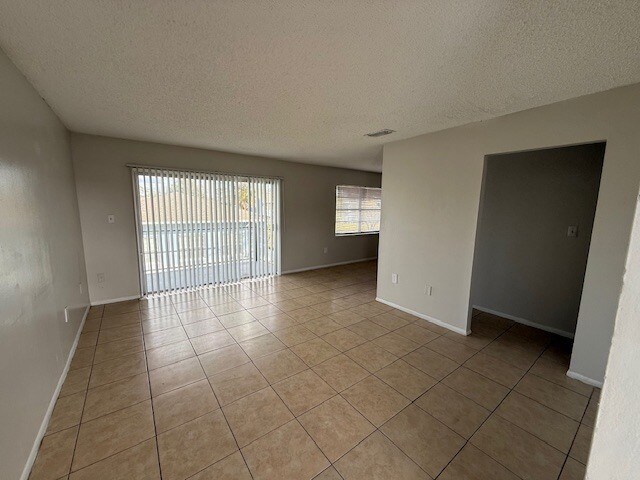 Building Photo - 819 Pablo Ln