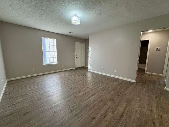 Foto del edificio - 1321 Dixie St