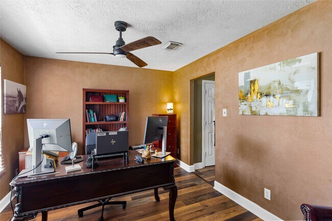 Building Photo - 4111 Boulder Dr