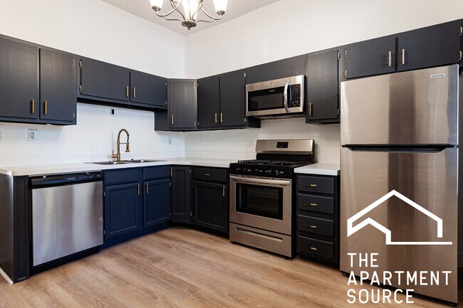 Building Photo - 2943 N Halsted St