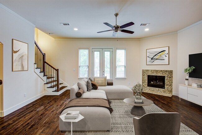 Foto del edificio - 4323 Dickason Ave