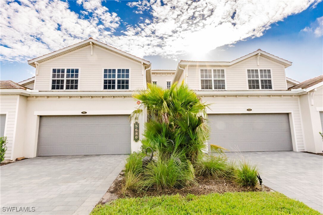 Foto principal - 5680 Melbourne Ct