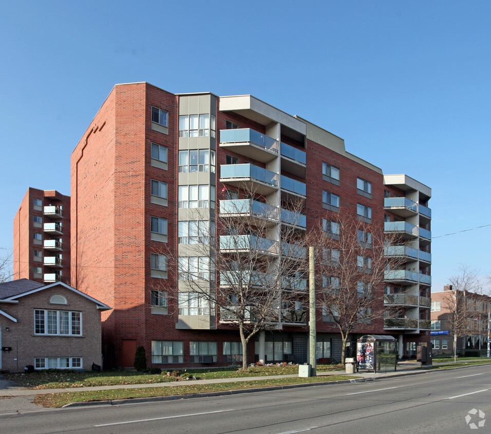 Sunrise Place Coop Apartments 130 Centre St S Oshawa, ON