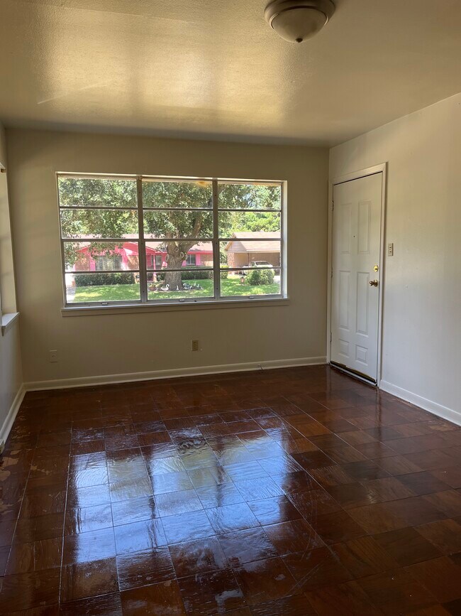 Foto del edificio - 3329 Sun Valley Ct