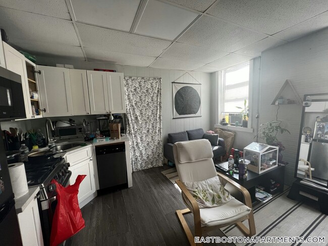 Foto del edificio - 273 Maverick St
