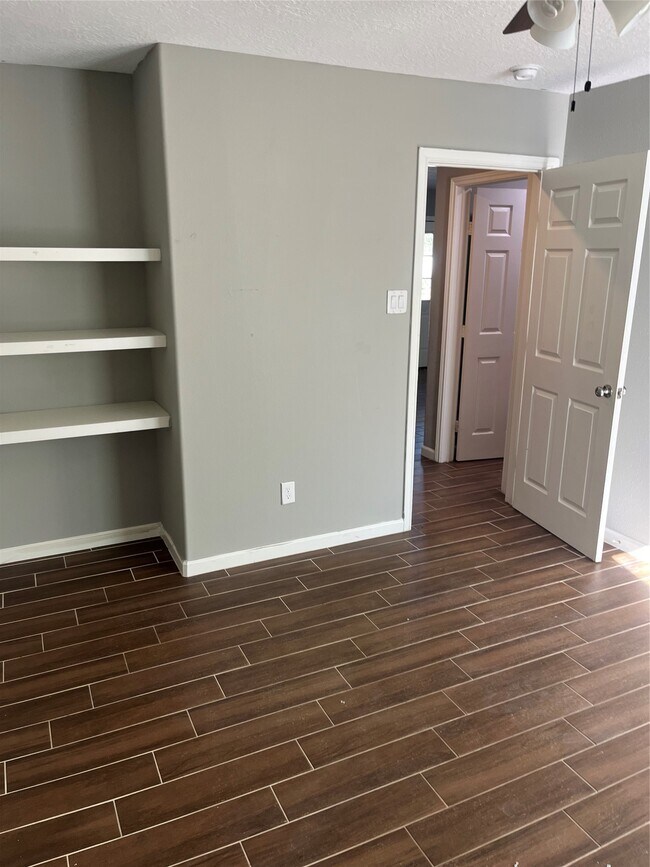 Foto del edificio - 18222 Bonnie Alice Dr