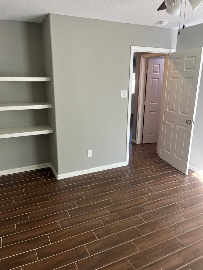 Building Photo - 18222 Bonnie Alice Dr