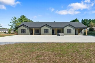Building Photo - 45 Savage Dr