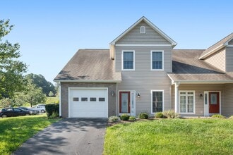 Building Photo - 2658 Blossom Trail E