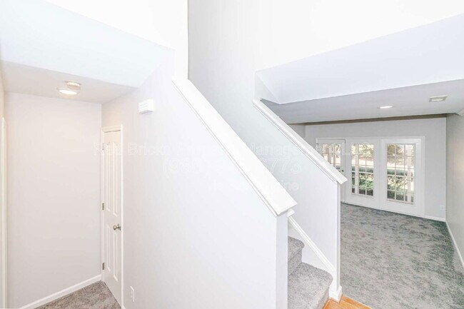 Foto del edificio - 4709 Morning Dew Ct