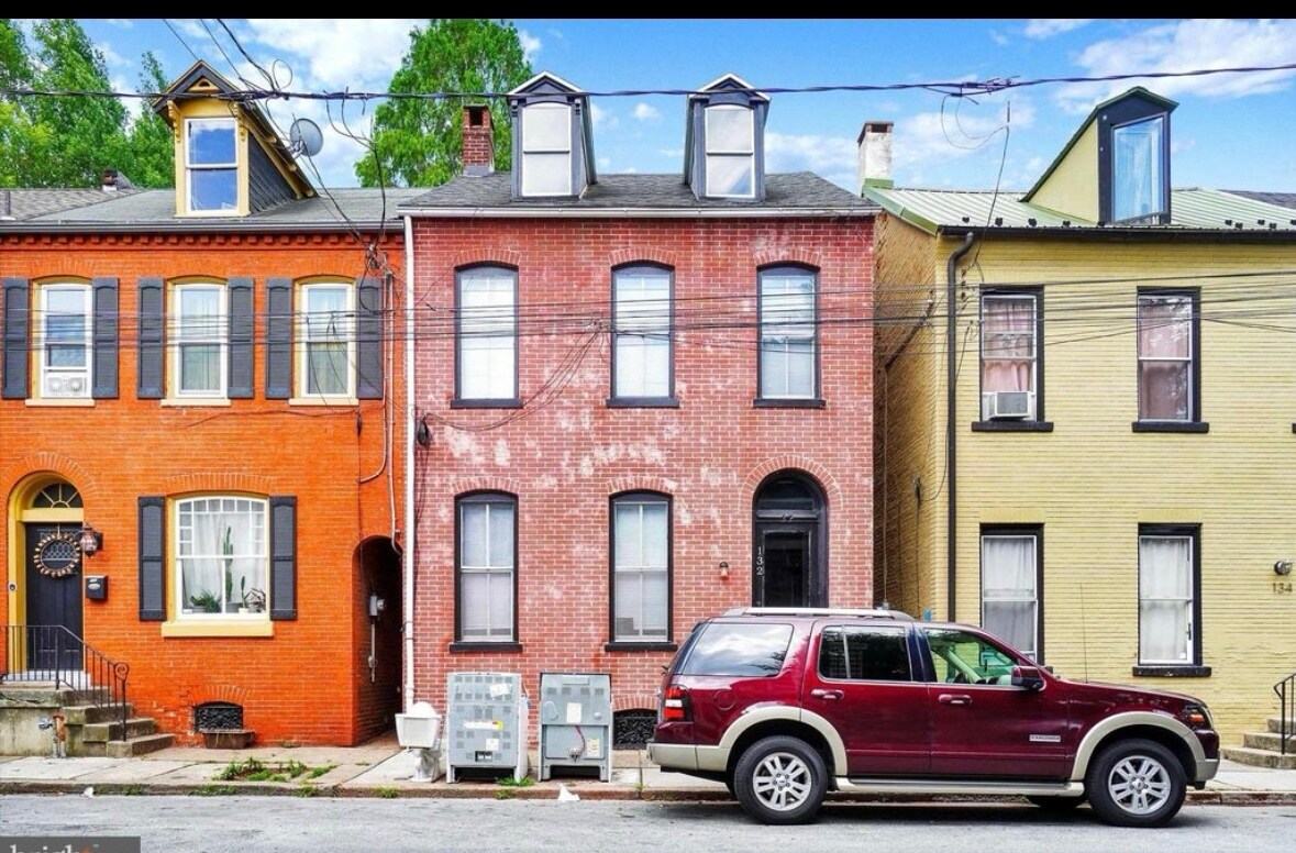 Foto principal - 132 Nevin St