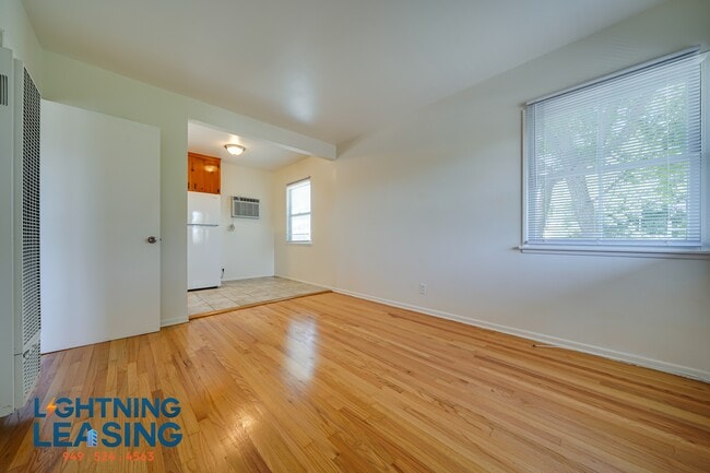 Foto del edificio - 6225 Craner Ave