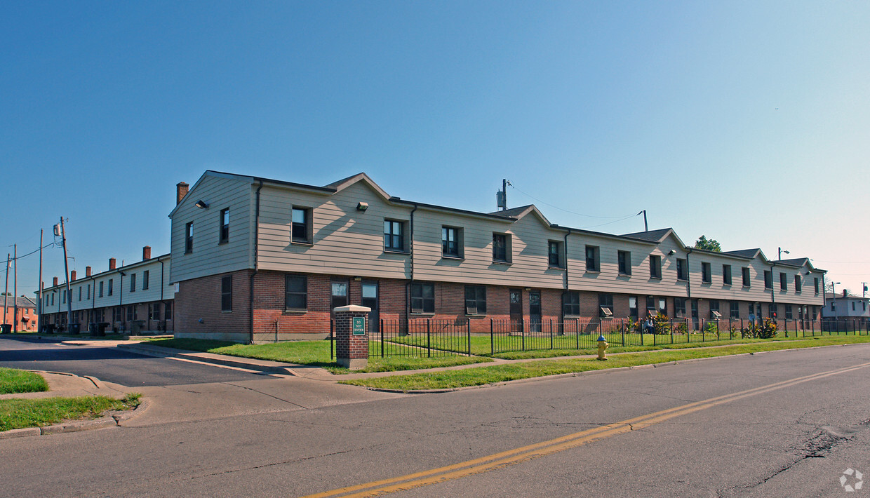 Building Photo - Desoto Base Courts