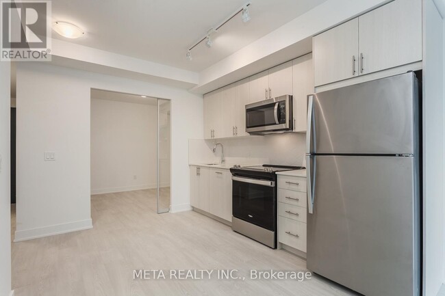 Photo du bâtiment - 2545-2545 Simcoe St N