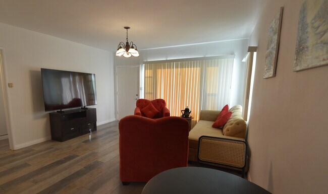 Foto del edificio - 723 S Louise St