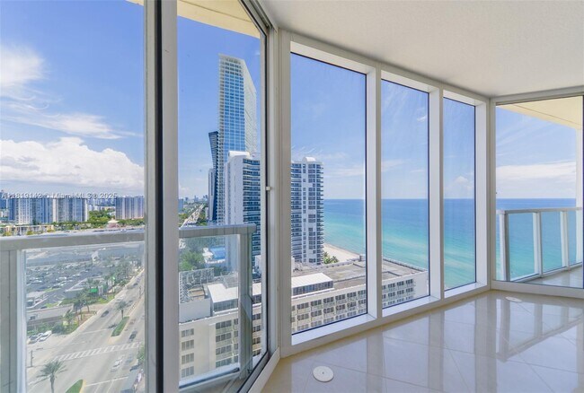 Foto del edificio - 16699 Collins Ave