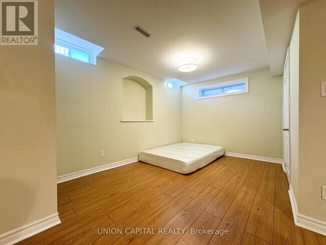 Photo du bâtiment - 46 Clover St