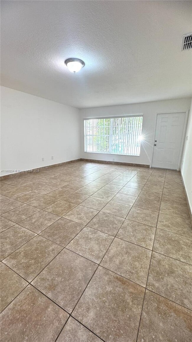 Foto del edificio - 4122 NW 181st Terrace