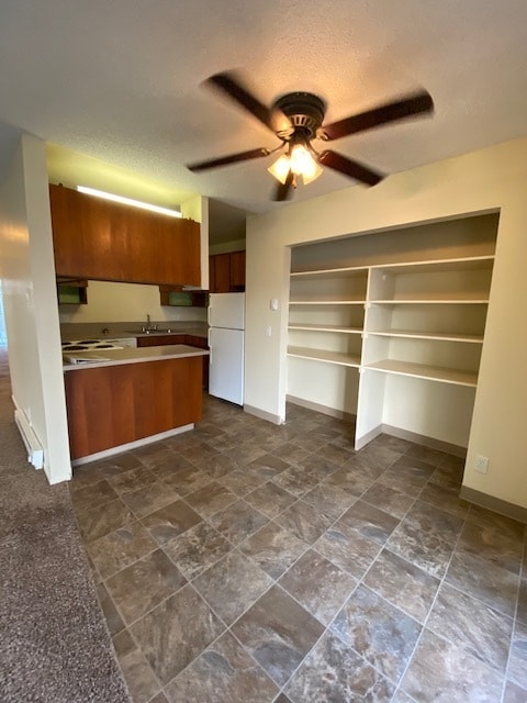 Building Photo - Beautiful 2 Bed 1 Bath Available Now