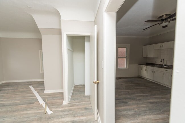 Building Photo - West Park 4 BEDROOM 2 BATH FOR RENT!!!