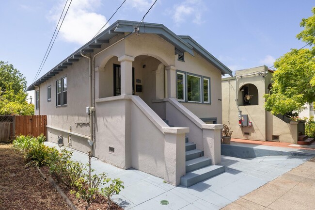 Building Photo - 2834 Milvia St