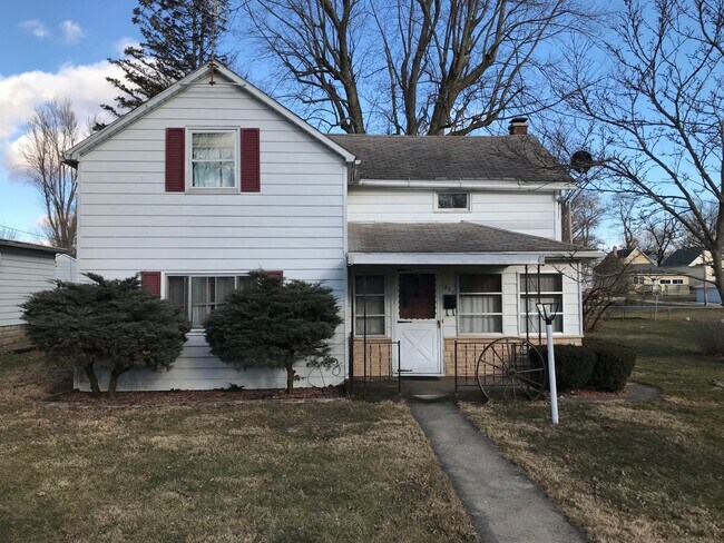 Building Photo - 336 N Elm St