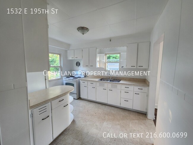 Building Photo - 1532 E 195th St