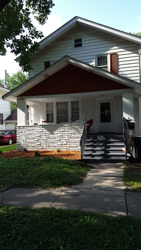 Primary Photo - 518 E Davenport St