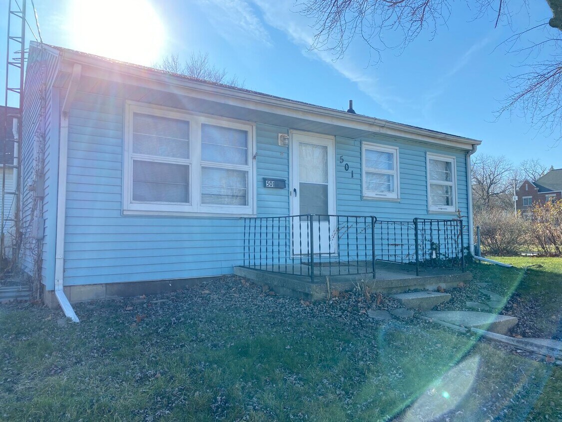 Primary Photo - Suprising 4-bedroom home!