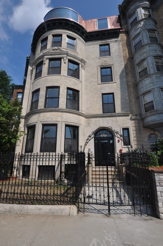 Foto principal - 868 Beacon St