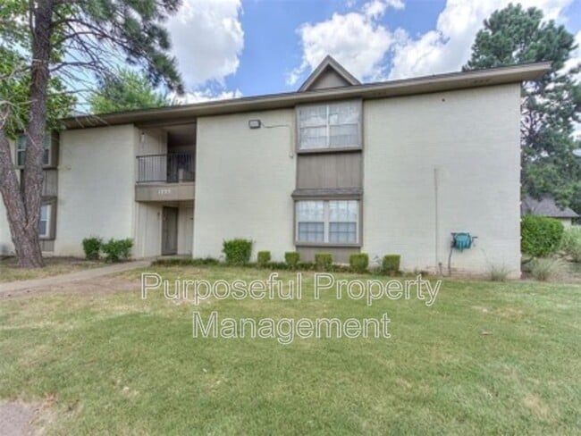 Foto del edificio - 1725 E Lindsey St