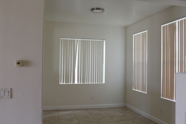 Foto del edificio - 13289 Coffeetree St
