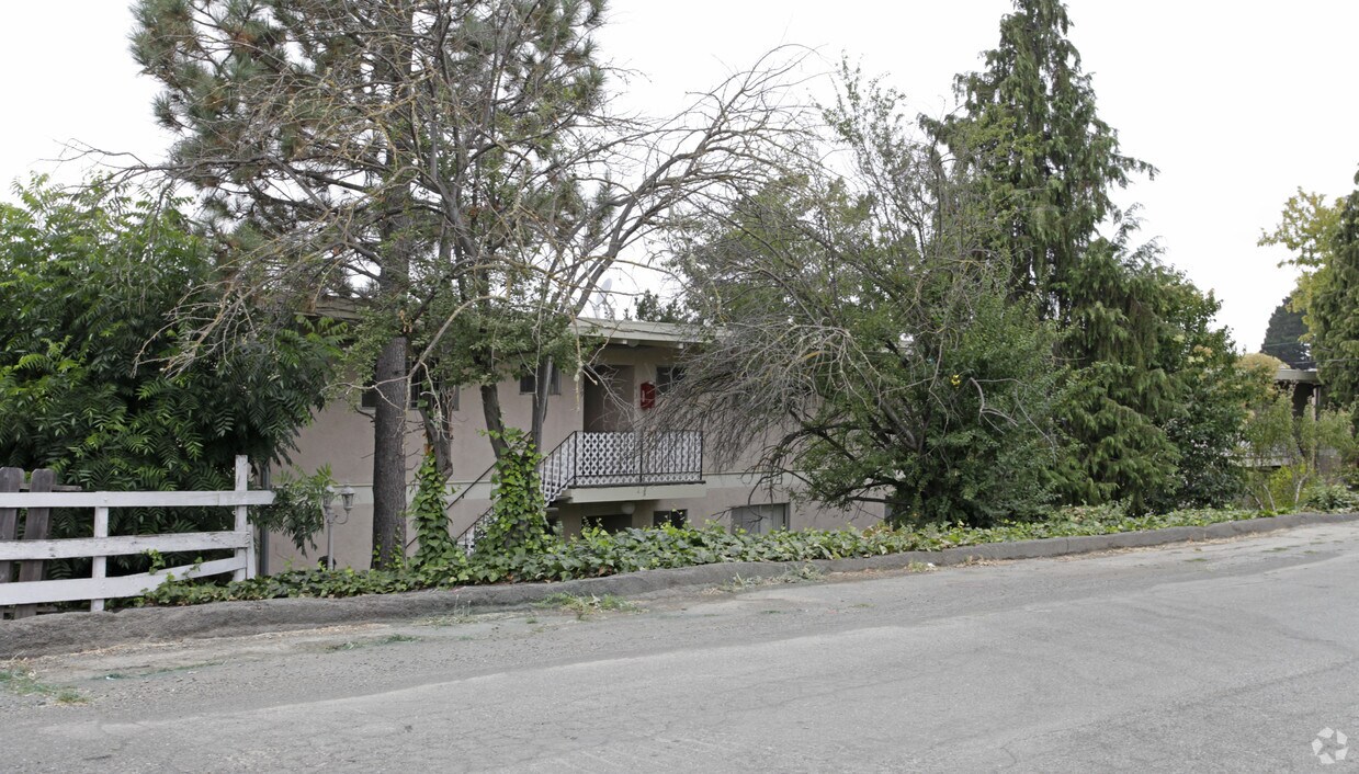 Building Photo - Hilridge Apartments