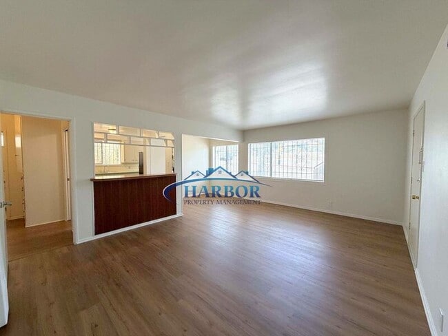 Photo - 5642 Angeles Vista Blvd House