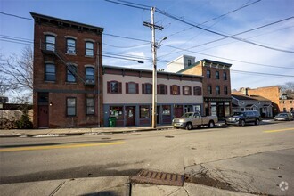 Building Photo - 27-31 E Main St