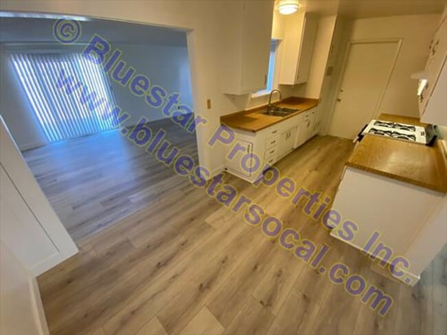 Building Photo - Just Listed!! Single Story Home In Apple V...