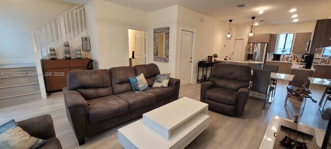 Foto del edificio - 4682 NW 83rd Ave