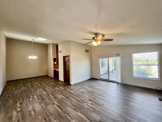Building Photo - NEWLY REMODLED 2 Bedroom Patio Home